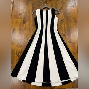 Eyecatching Black and White Midi Dress, Anne Klein, size 4